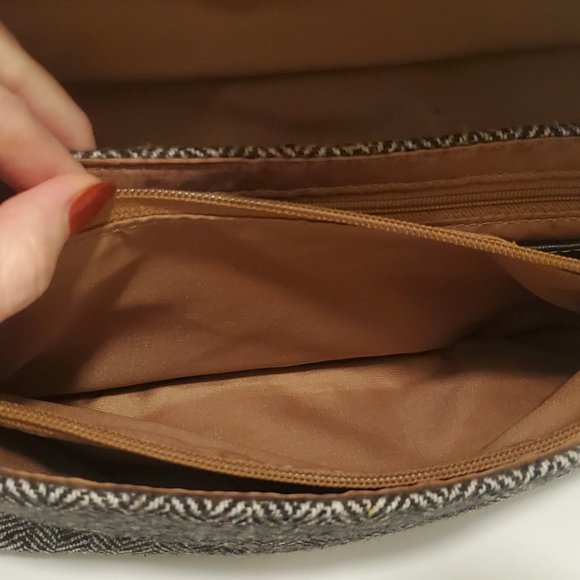 Nine West gray herringbone tweed convertible baguette purse - Picture 16 of 16